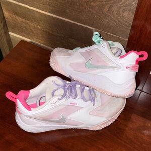 Women’s Nike Air Zoom Hyperace 3 SE Volleyball Shoe w Interchangeable Laces